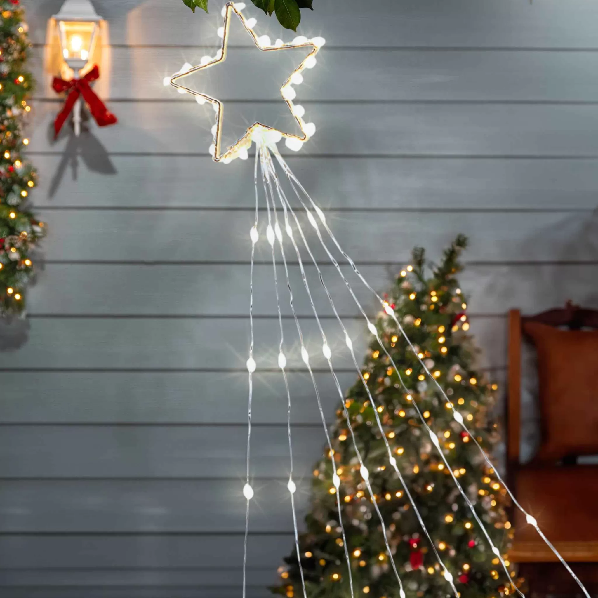 Gerson International 5-In D Electric Shooting Star With 30 Warm White Led Lights & Seven 7' Tails With 21 Led Lights