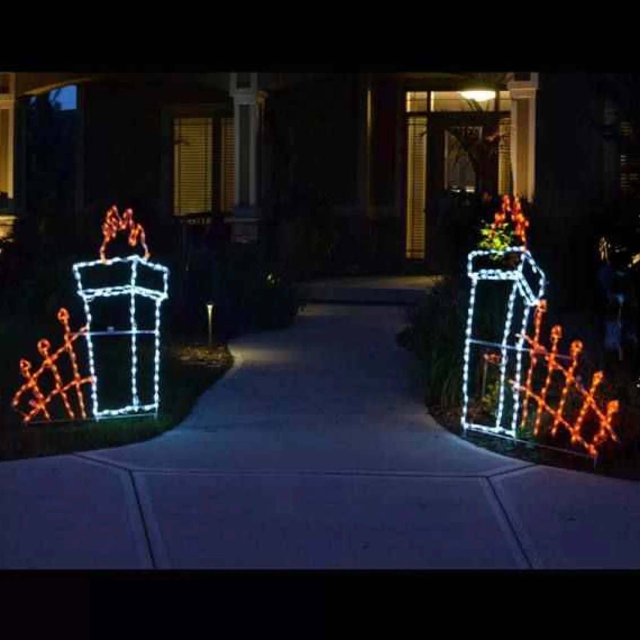 Brite Ideas Led Cemetery Fence Display #Led-Hwcmfnc